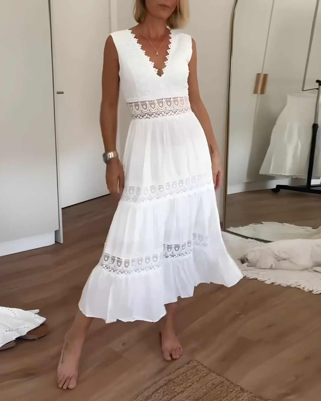 Vestido de Cuello en V con Bordados y Encajes