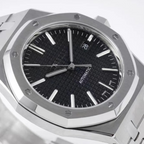 Elegante reloj con estilo clásico automático