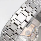 Elegante reloj con estilo clásico automático