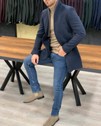 Chaqueta con un diseño moderno y un acabado elegante para hombre.
