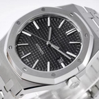 Elegante reloj con estilo clásico automático